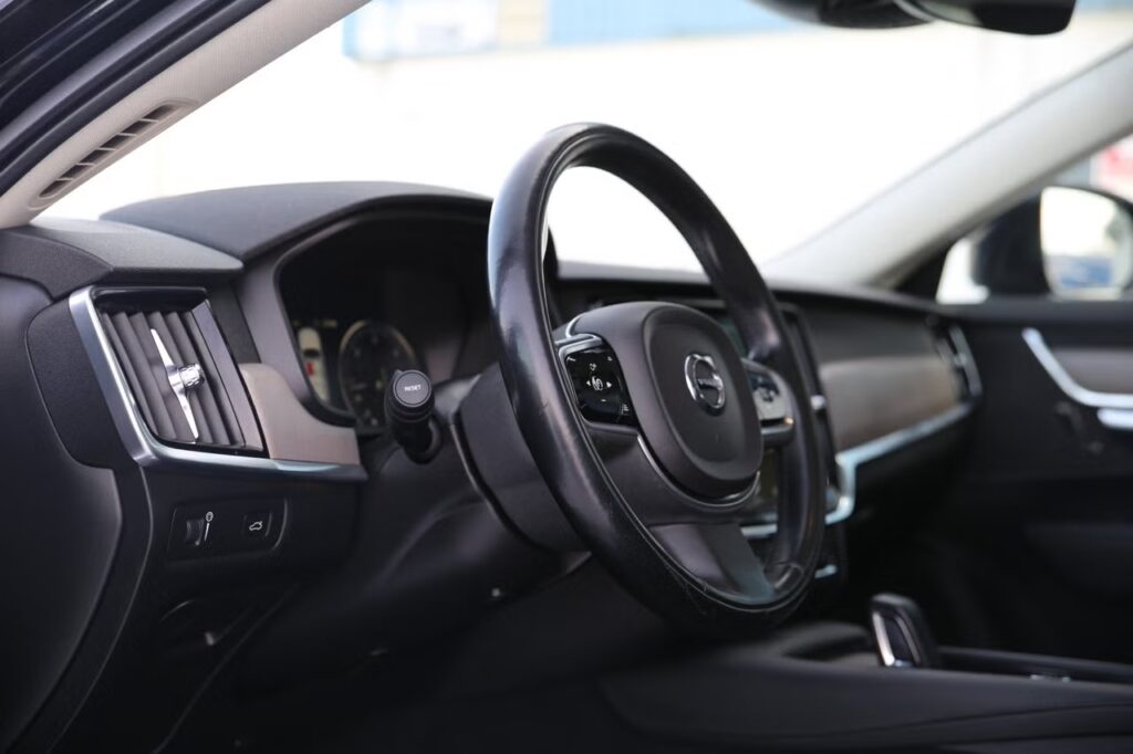 B483196d 898b 4f13 9019 af8ace3b969b